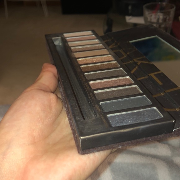 UD discontinued NAKED palette - Picture 5 of 5